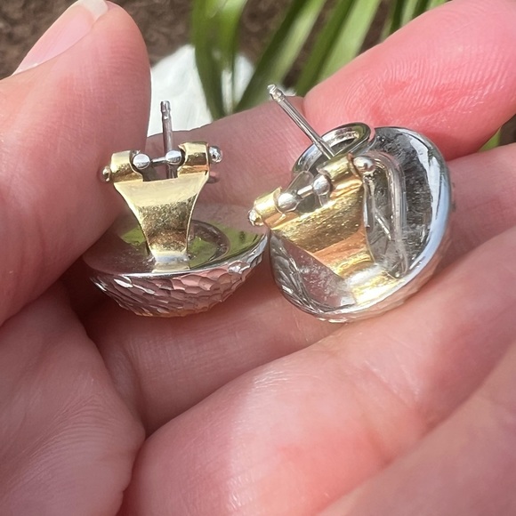 Bel Oro 18KT white Yellow Gold two tone Omega Clip pierced Earrings textured 18k - Picture 9 of 16